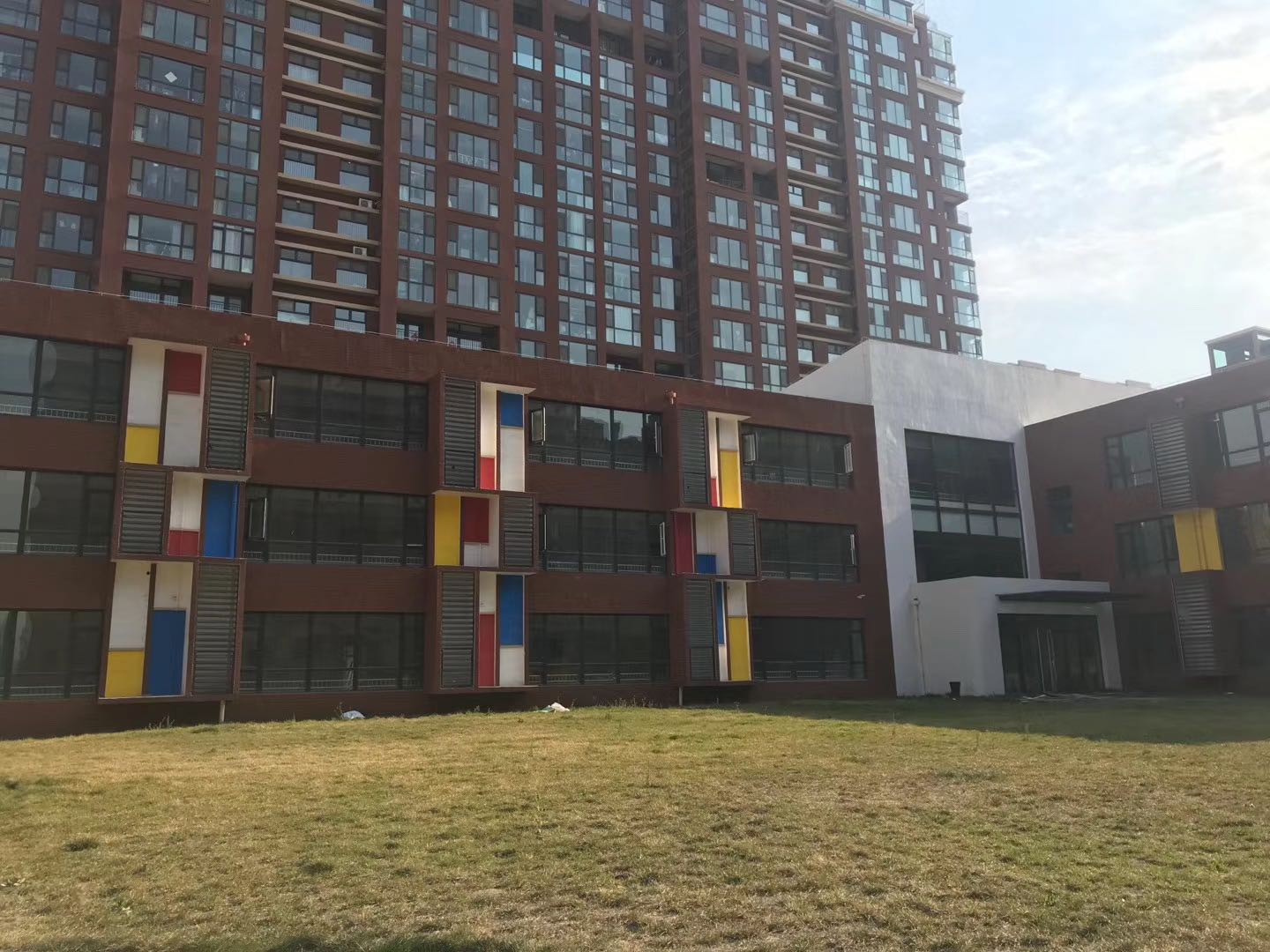 幼儿园水泥自流平进场