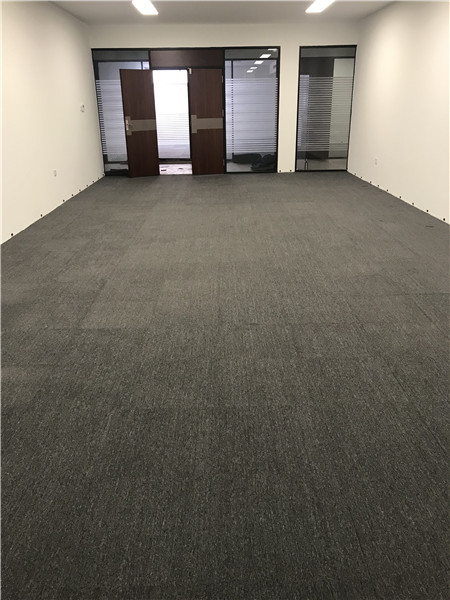 办公大楼地毯施工完毕